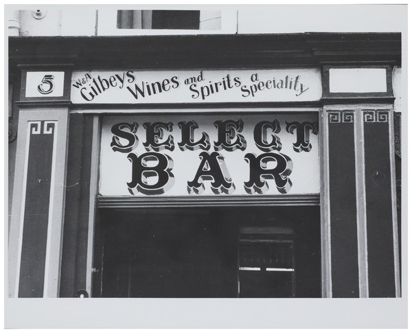 Bar