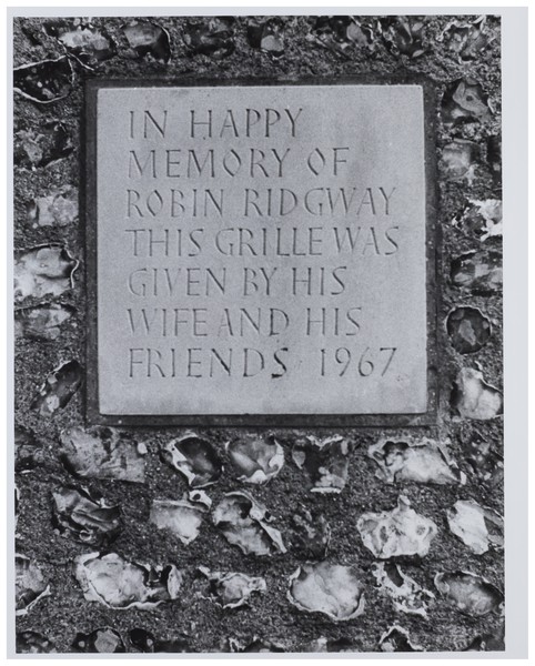 Memorial lettering