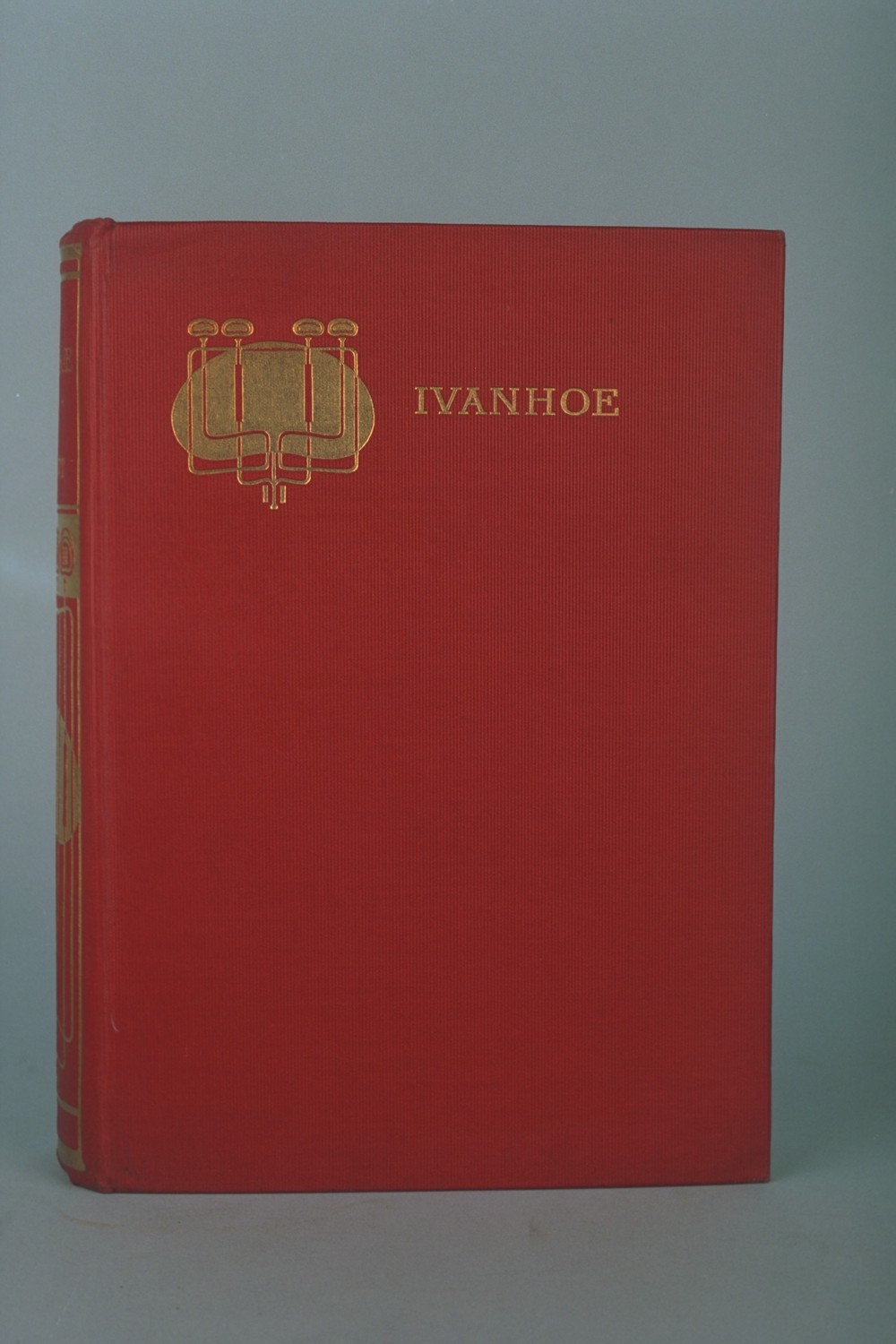 Ivanhoe : - a romance / - By Sir Walter Scott; illustrated by Alfred Pearse.