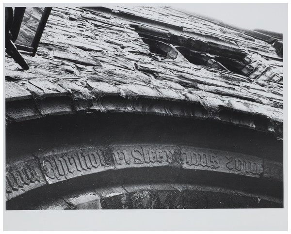 Lettering on arch